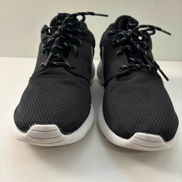 Nike Womens Roshe One 844994-002 Black Running Shoes Sneakers Size 10 - Picture 2 of 12